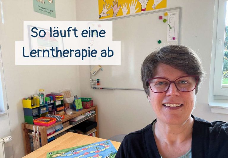 Sabine Landua in ihrer Lerntherapiepraxis, Text: So läuft eine Lerntherapie ab