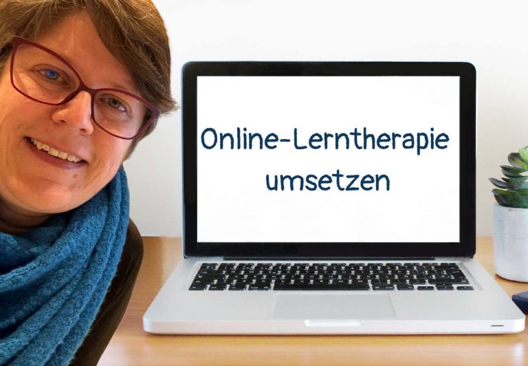 Sabine Landua mit Laptop im Hintergrund, Text: Online-Lerntherapie umsetzen