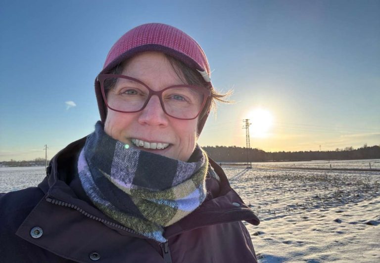 Sabine Landua in einer Schneelandschaft