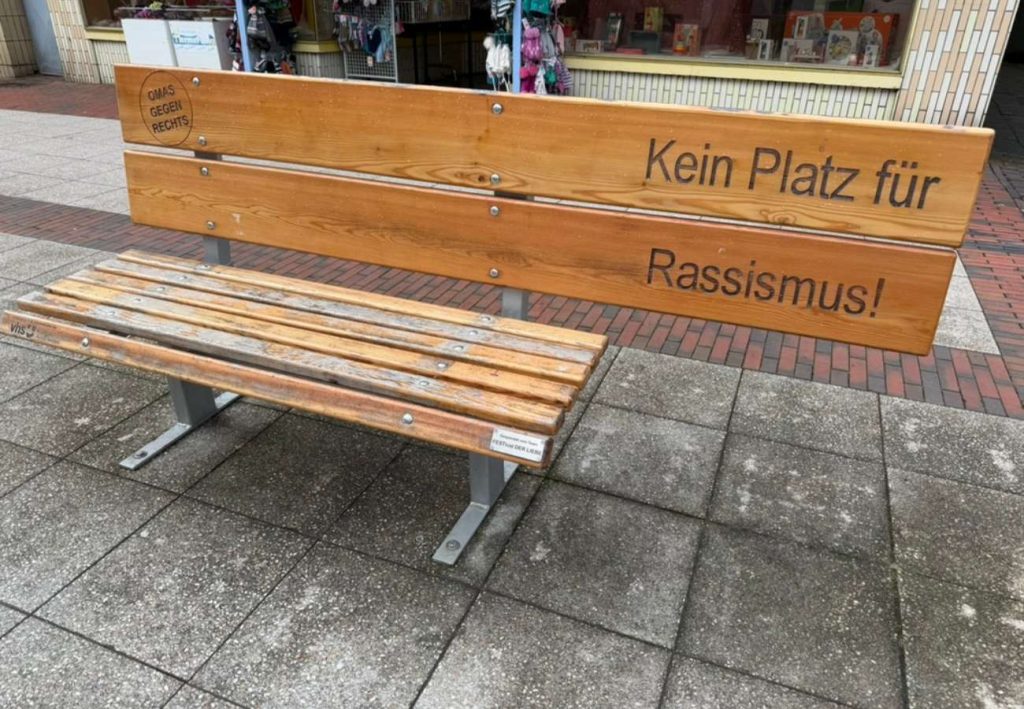 Bank: Kein Platz für Rassismus